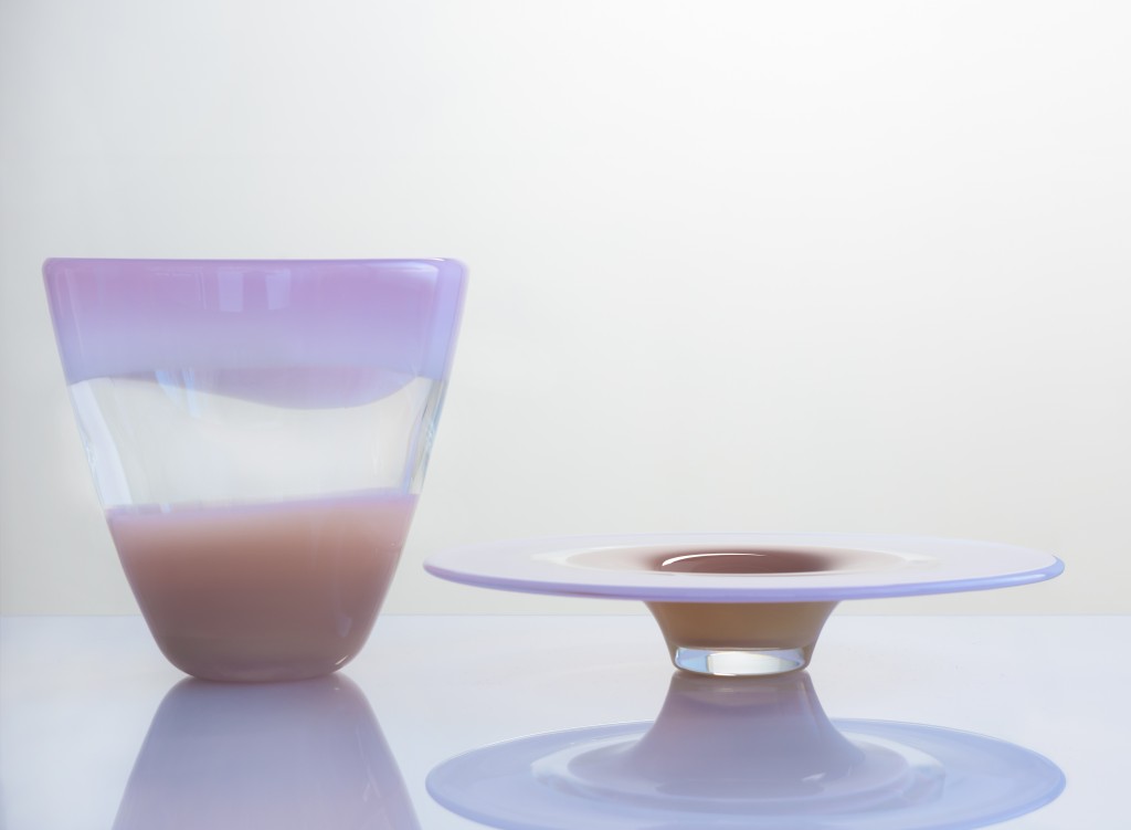 Generous Pink Vase og Fat by Camilla Prytz for Magnor Glassverk